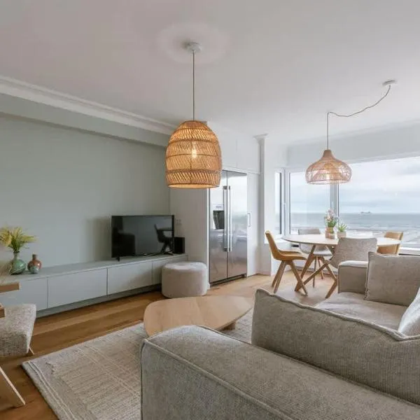 Casiola - Bright & Stylish Apartment Near Beach with Sea view, Hotel in Knokke-Heist