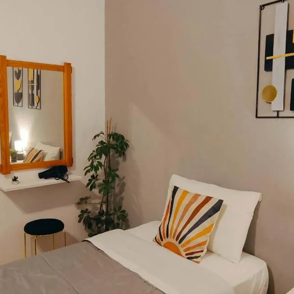 SUNRISE near the sea apartment, hotel u gradu Artemida