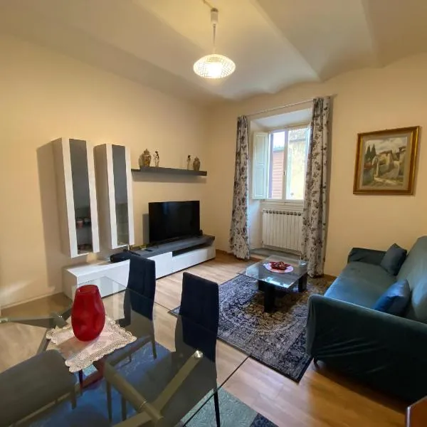 Florence sun apartment، فندق في فلورنسا