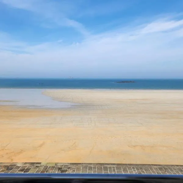 Chambre avec vue sur mer, hotel in Saint Malo