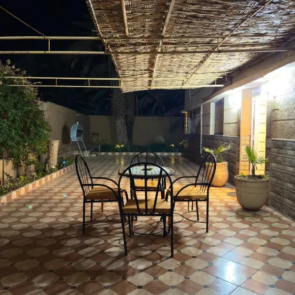 Villa Palm Desert - holiday stay with AC, Fast WiFi & Free Private Parking in Erfoud, khách sạn ở Erfoud