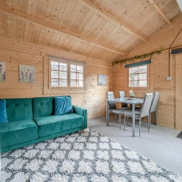 The Cosy Cabin, hotelli kohteessa Old Windsor