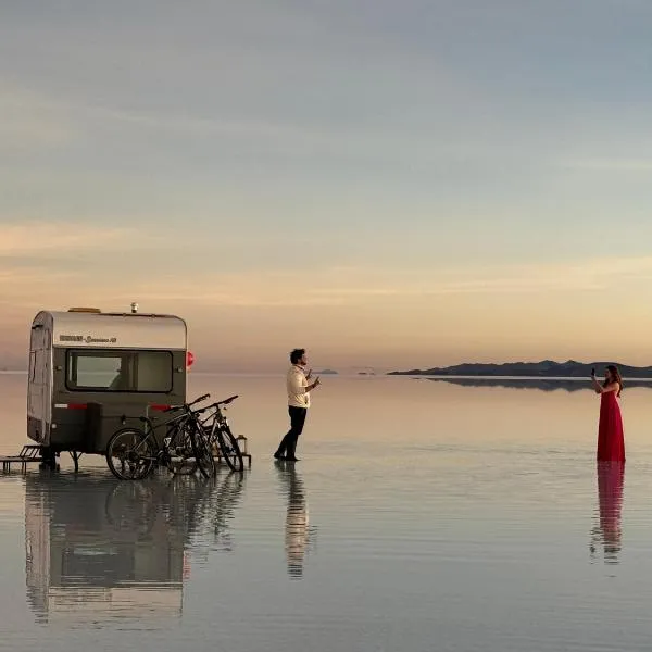 Camper Elegance Uyuni - All Inclusive, hotel sa Carpas