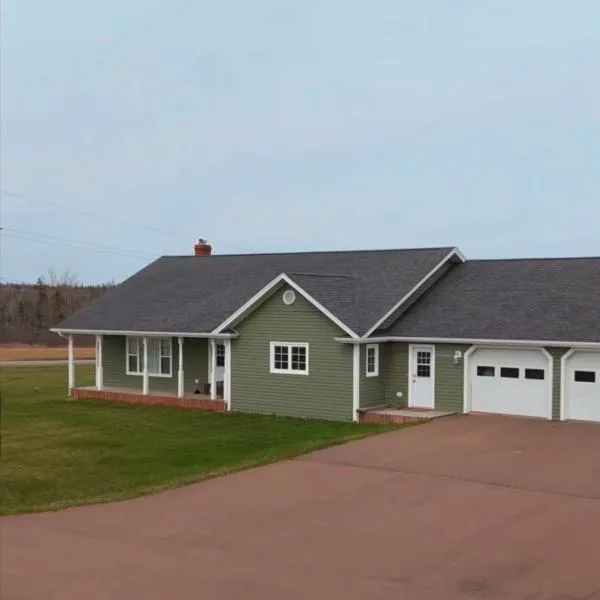 Small Town Bound Inn, ξενοδοχείο σε Montague