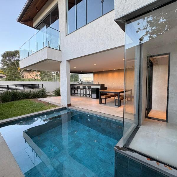 Casa 05 Monte Boa Vista - Casa de Luxo na Serra com Sauna e 4 Suítes