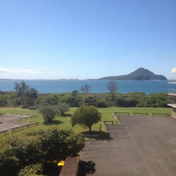 Shoal Bay Water Views, 1 night stays available – hotel w mieście Nelson Bay