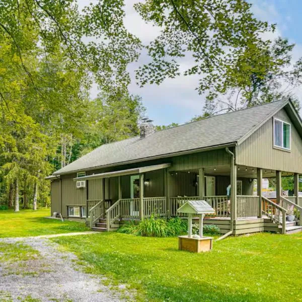 Private cottage close to shopping dining and skiing, hotel in Austerlitz