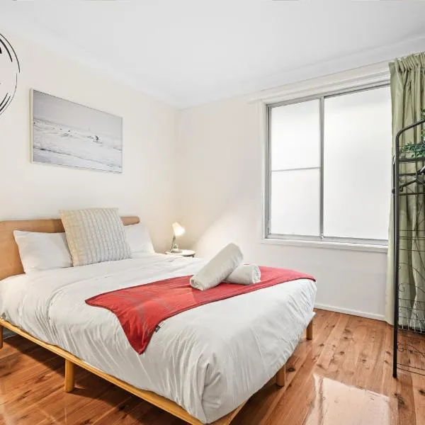 Comfy Double Room - Cozy and Well-Connected - Shared Bathroom, khách sạn ở Blacktown