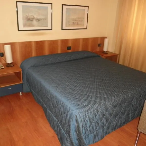 Hotel Selide, hotel v destinaci Desio