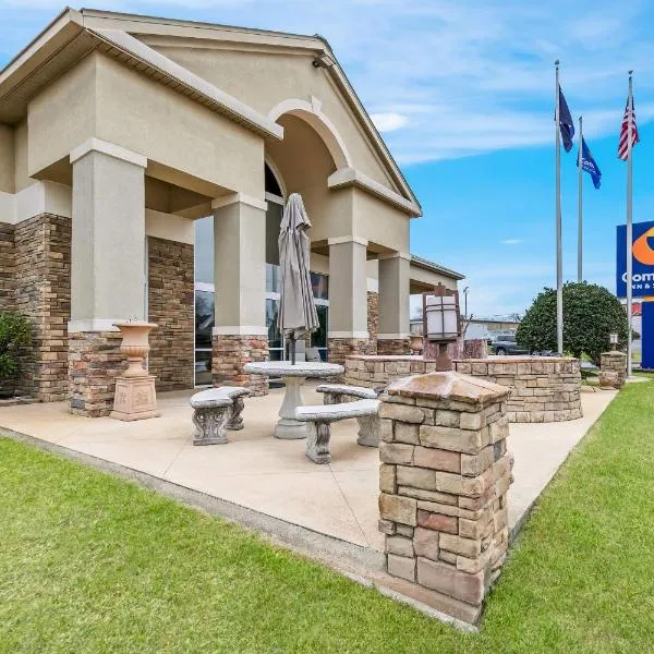 Comfort Inn & Suites Greenwood near University, hotel a Greenwood