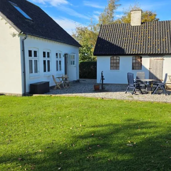 Tæt på skov og strand - lige ved Hesnæs, hotel u gradu 'Horbelöv'