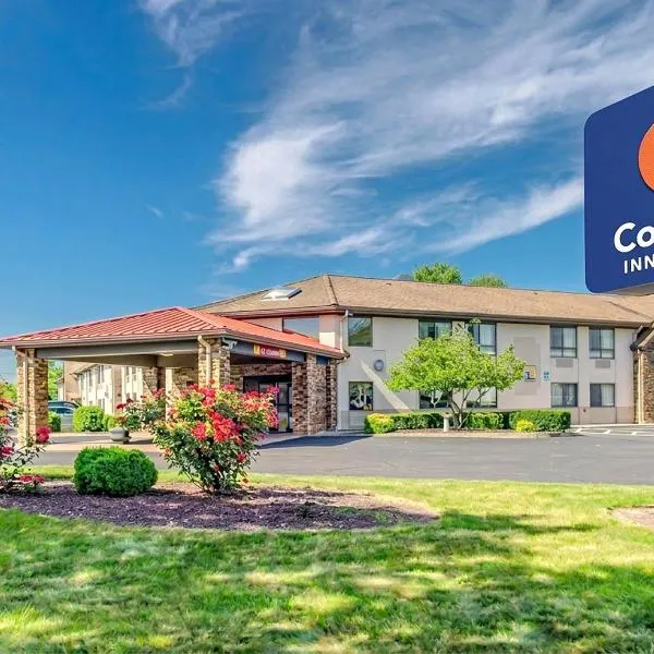 Comfort Inn & Suites West Springfield, hotel di West Springfield