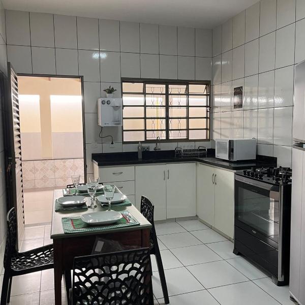 Casa aconchegante com 2 quartos, próximo ao Centro, UFU, Center Shopping e Convention, Hospitais e Aeroporto - Foto 4