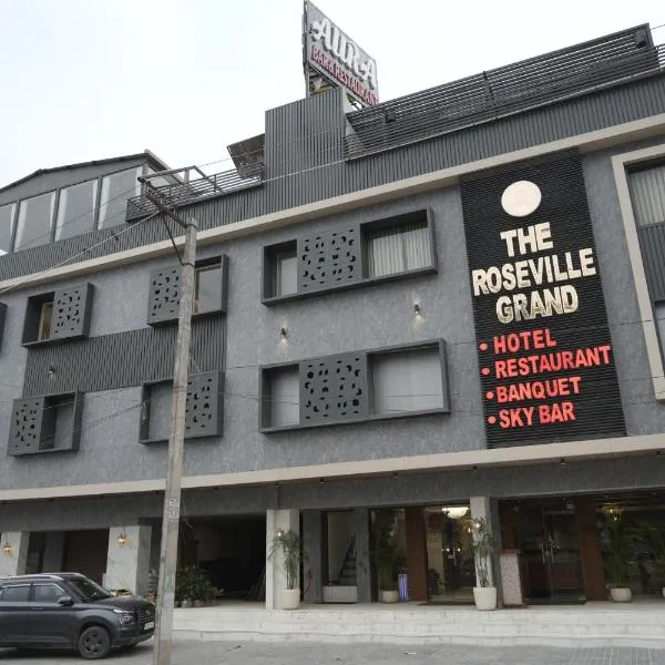 The Roseville Grand, hotel em Kharar