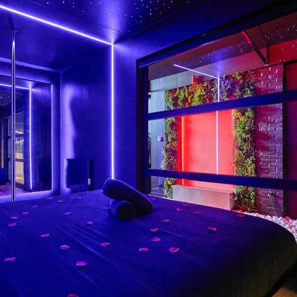 Loveroom Ô Diable Des Plaisirs, hotel em Tourcoing