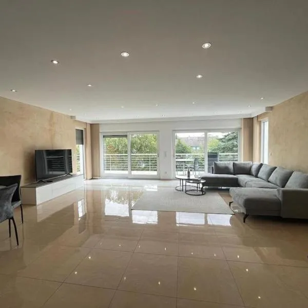 Stylish spacious residence in Düsseldorf, Hotel in Düsseldorf