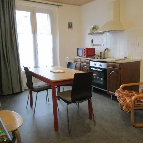 Gîte les Bois - 45 m2, hotel v destinaci Orcival