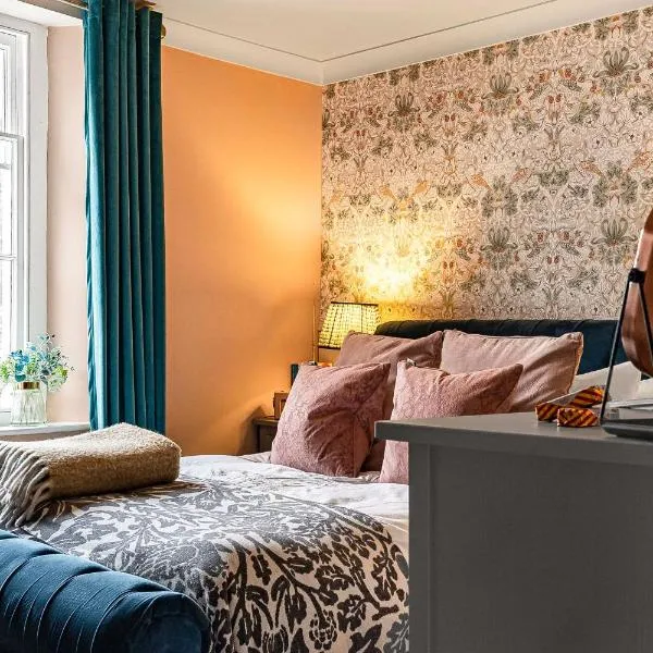 Number Four Russell House, Hotel in Dean