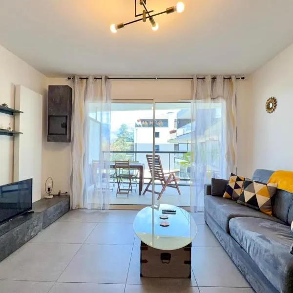 Charming 2 room apartment 300m walk from Lac du Bourget!, hotel a Le Bourget-du-Lac