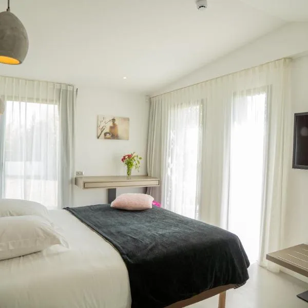 Hôtel Spa Montaigu: Saint-Sulpice-le-Verdon şehrinde bir otel