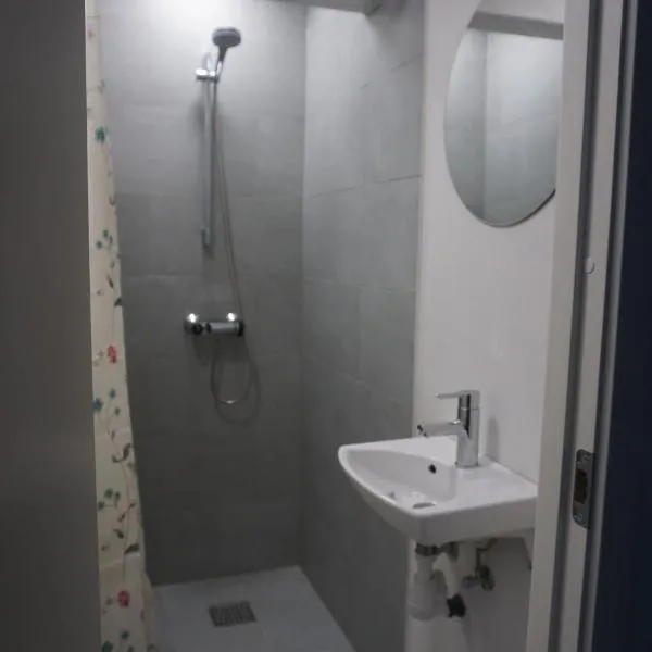 Værelse tæt på strand og by, hotel i Hirtshals