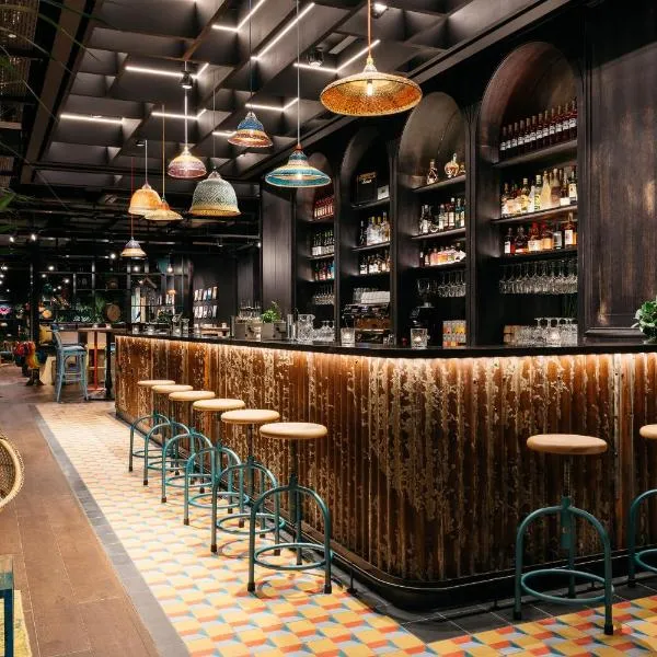 Ruby Zoe Hotel London by IHG, Hotel in London