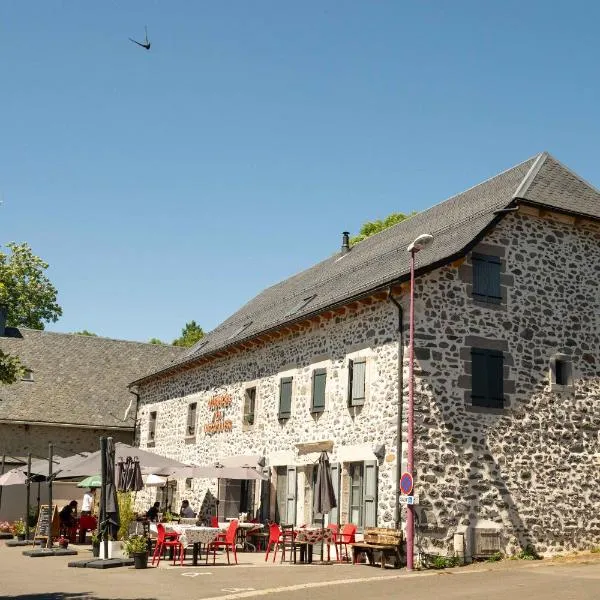 Auberge du Cezallier, hotel v destinaci Montgreleix