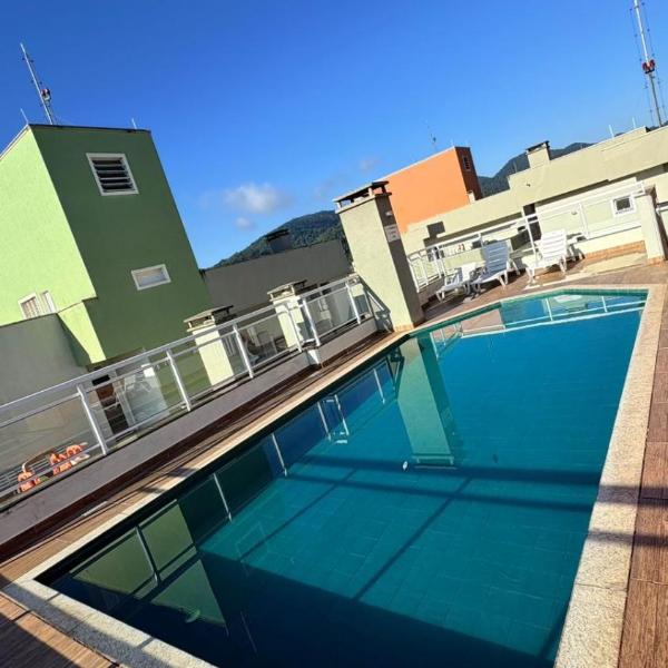Apto Itaguá com piscina, churrasqueira, Wi-Fi e Ar Cond