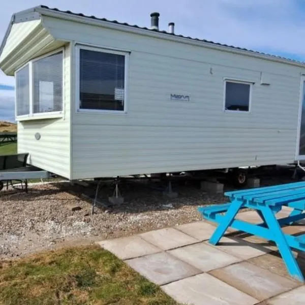 Aurora on the Dunes- Cozy Coastal Retreat with Scenic Views, khách sạn ở Lossiemouth