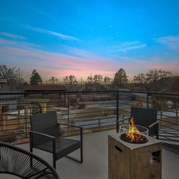 Timber & Tin G 2Bed 2Bath w Pool & Rooftop Deck, hotel a Kanab