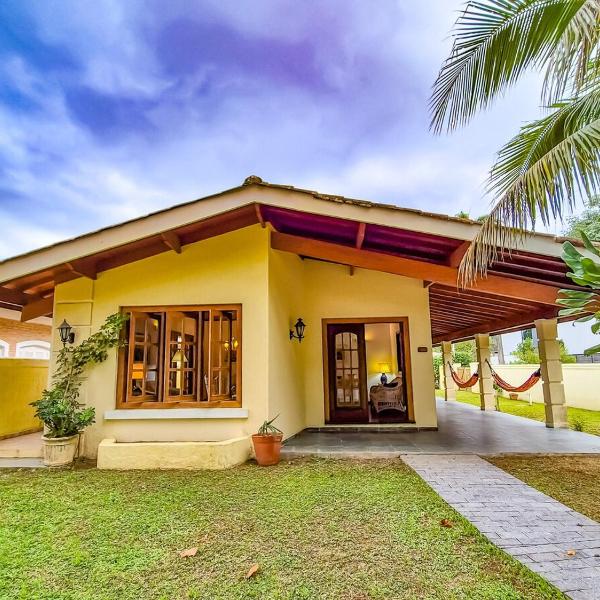 Casa em Condomínio pé na areia - Praia do Lázaro - Ubatuba