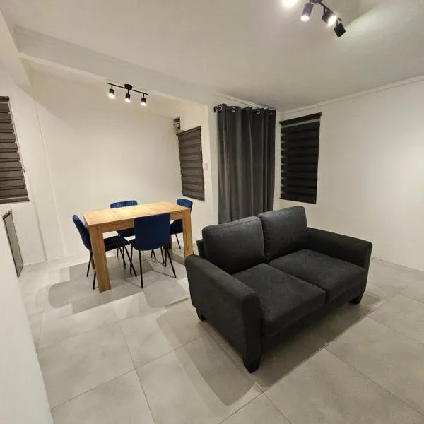 Calm and Newly furnished apartment in the centre of Curepipe, hotel sa Curepipe