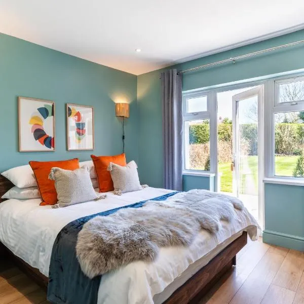 Woodstock - 3 Bed Luxury Bungalow with Full SKY TV, Hotel in Hindlip