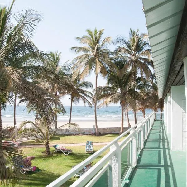 Bungalow Beach Hotel, hotel in Serekunda