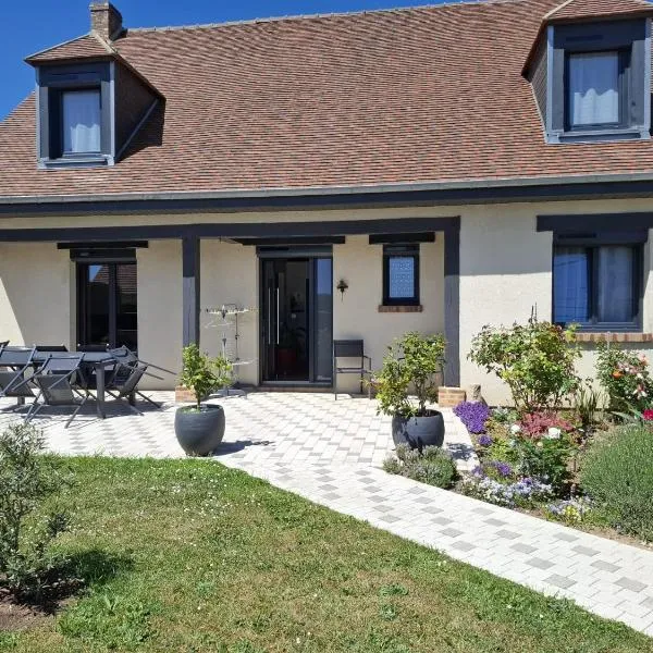 Chambre chez Gisèle et Claude,Laversines的飯店