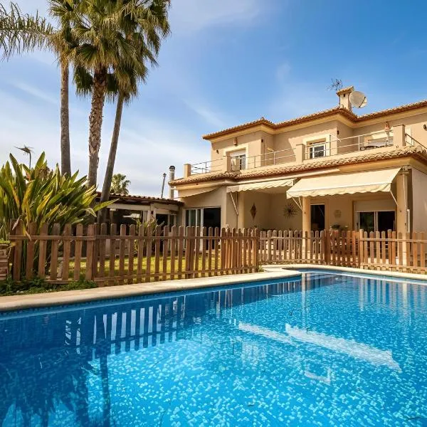 Villa Mediterránea Denia playa, hotel in Dénia