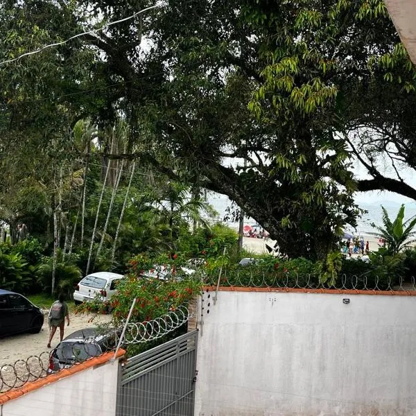 Casa pé na areia - Bertioga, khách sạn ở Bertioga