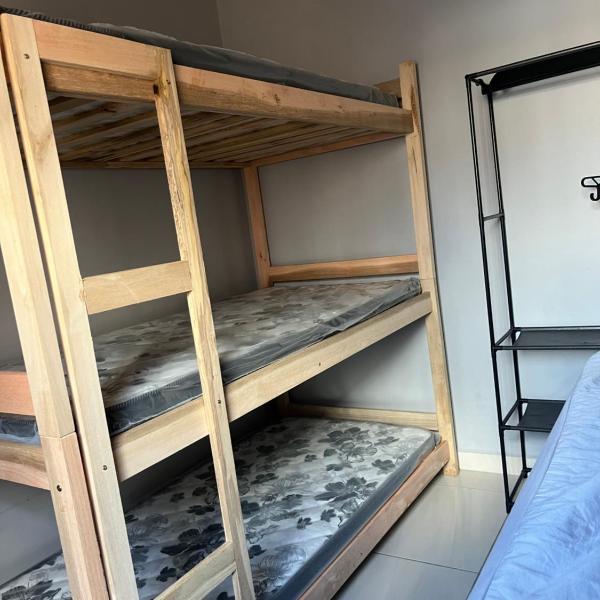 Casa próximo a plataforma de pesca com piscina e churrasqueira - Foto 2