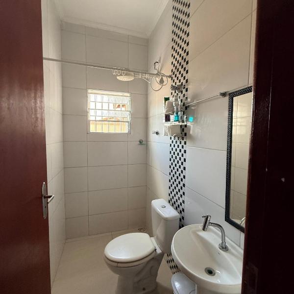 Casa próximo a plataforma de pesca com piscina e churrasqueira - Foto 3
