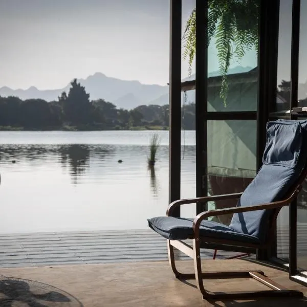 D Hostel by the river, hotel in Kanchanaburi