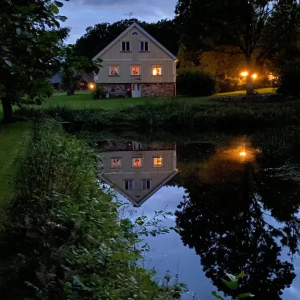 Östra Nyrups Lantliv, хотел в Хьор