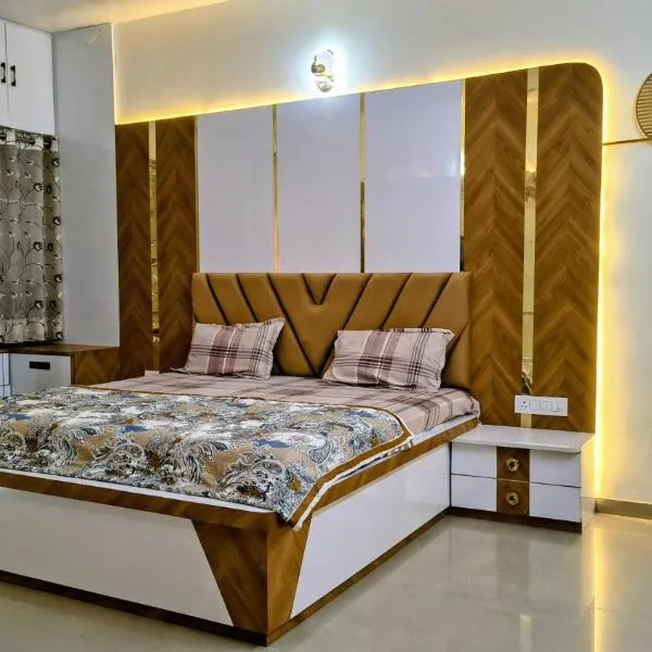 브린다반에 위치한 호텔 Vanshivat Niwas, 1BHK Family Friendly Apartment