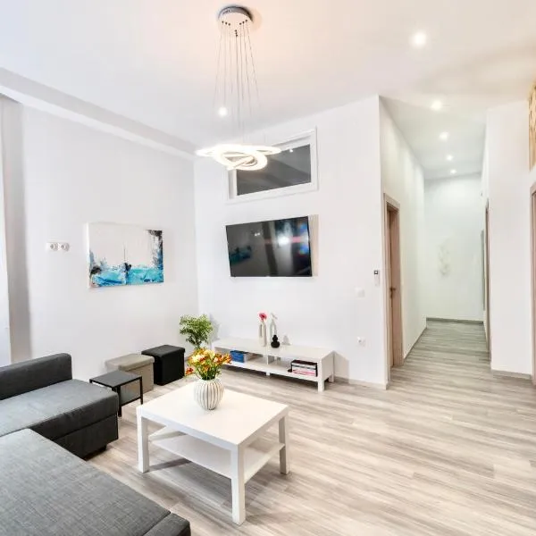 Central Suites Aegina 2, отель в Эгине