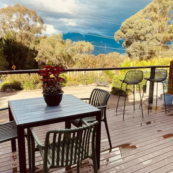 No 43 Guesthouse, hotel in Mount Beauty
