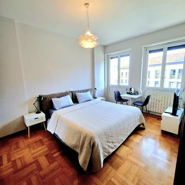 Appartamento Via Italia Centro Biella, Hotel in Biella