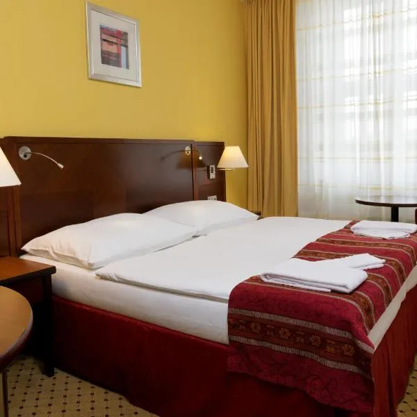 Hotel ZRUČ, viešbutis mieste Zruč nad Sazavou