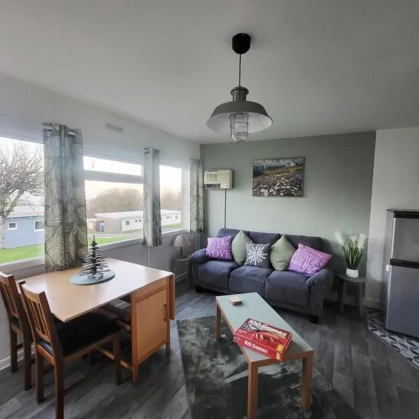Chalet 18 Channel View Bideford Bay Holiday Park, hotel en Bideford