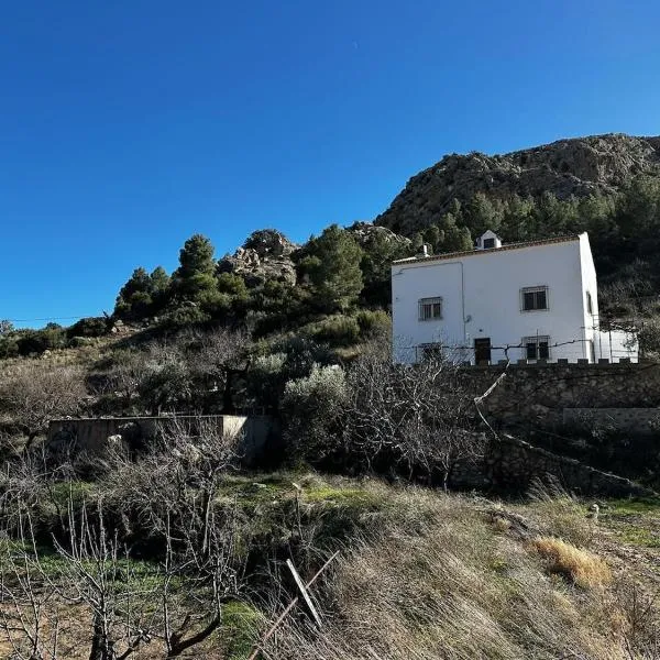 Casa Rural con chimenea y terraza en Vélez Rubio, hotell sihtkohas Vélez-Rubio