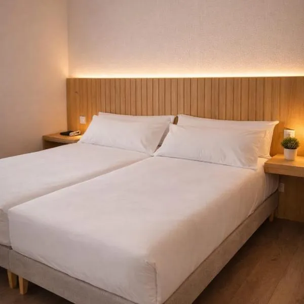 Hotel Iriguibel Arrosadía、パンプローナのホテル