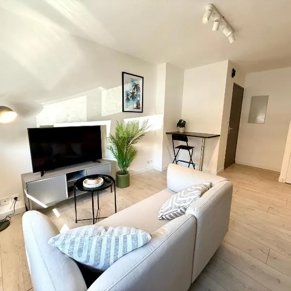 Appartement calme parking, hotel in Le Monastère